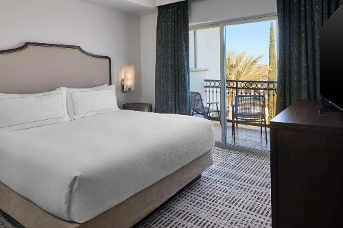 La Bellasera Hotel & Suites - image 5