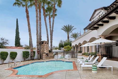 La Bellasera Hotel & Suites - image 7