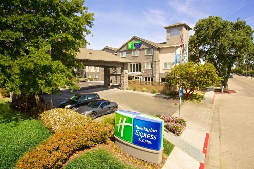 Holiday Inn Express Hotel & Suites - Paso Robles an IHG Hotel - image 13