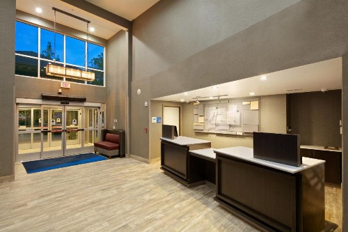 Holiday Inn Express Hotel & Suites - Paso Robles an IHG Hotel - image 16