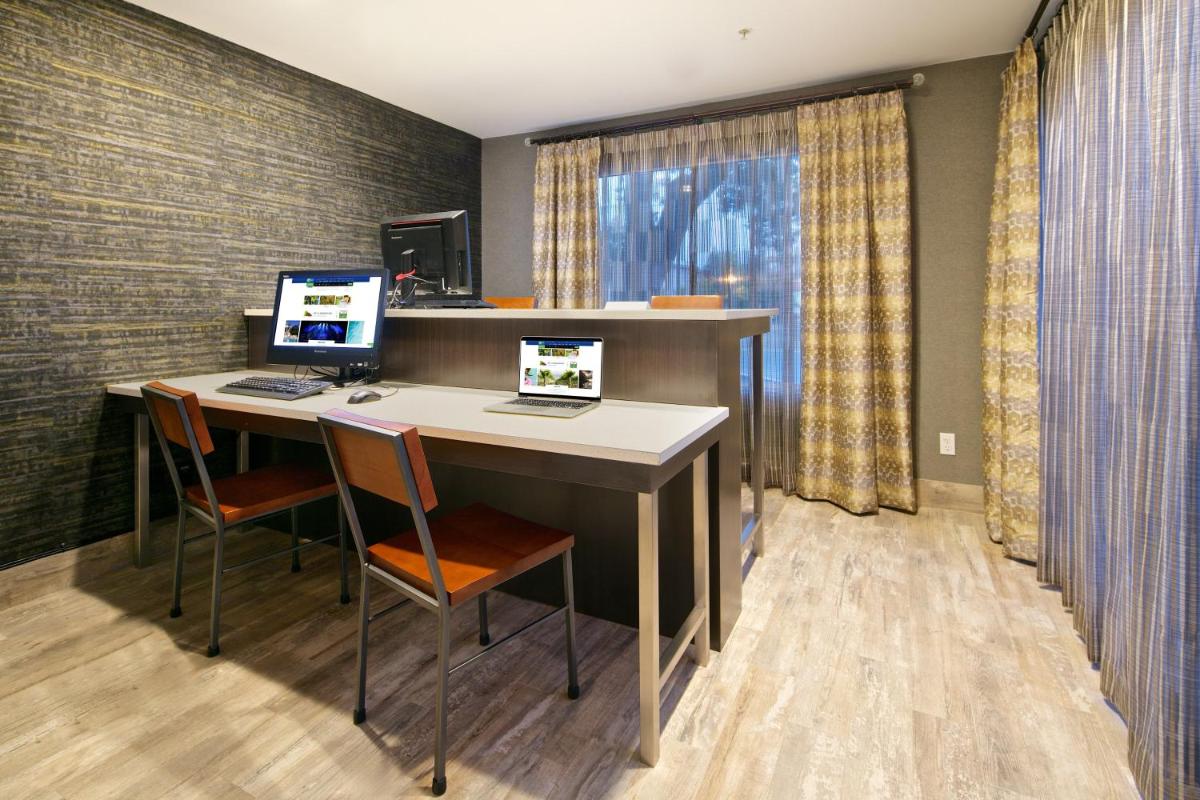 Holiday Inn Express Hotel & Suites - Paso Robles an IHG Hotel - image 3