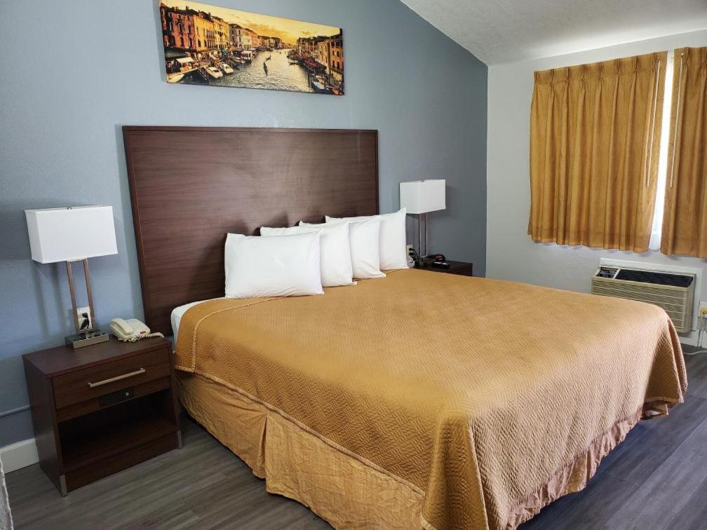 Bestway Inn - image 3