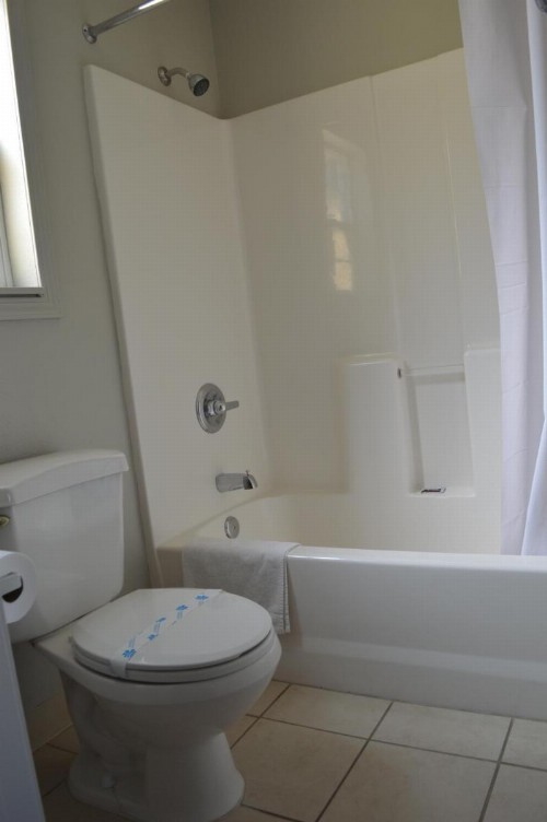 Budget Inn - image 23