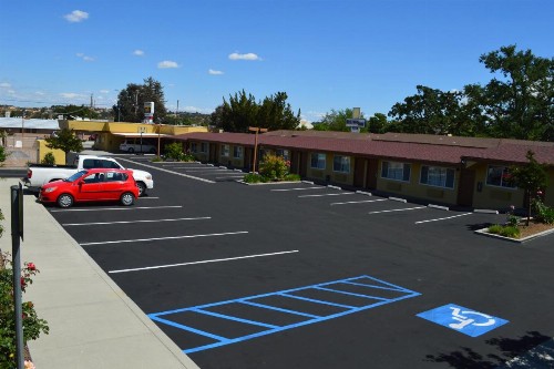 Budget Inn - image 24