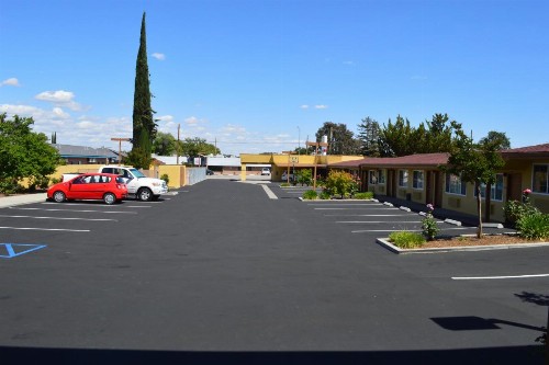 Budget Inn - image 27