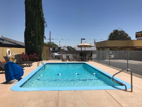 Budget Inn - image 28