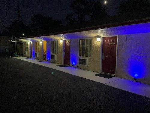 Economy Inn Paso Robles - image 11