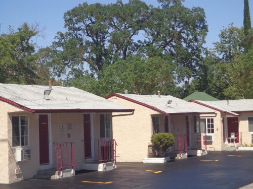 Economy Inn Paso Robles - image 17