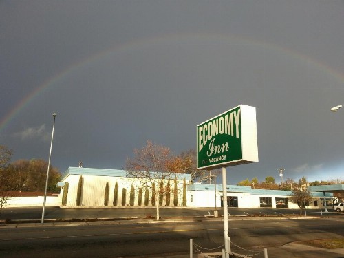 Economy Inn Paso Robles - image 18