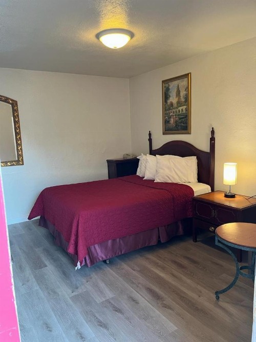 Economy Inn Paso Robles - image 5