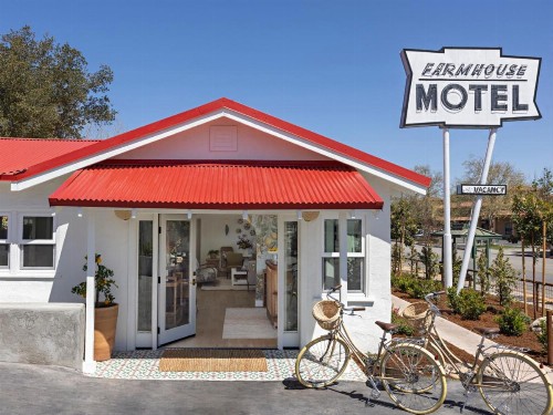 Farmhouse Motel