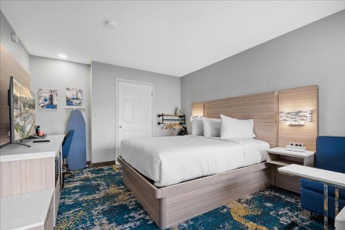 Town House Motel - image 3