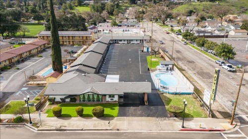 Town House Motel - image 31