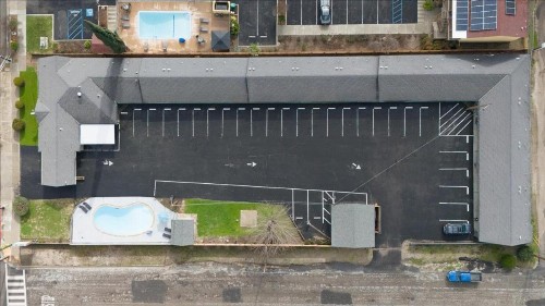 Town House Motel - image 40