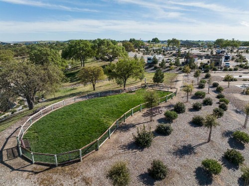 Cava Robles RV Resort - image 37