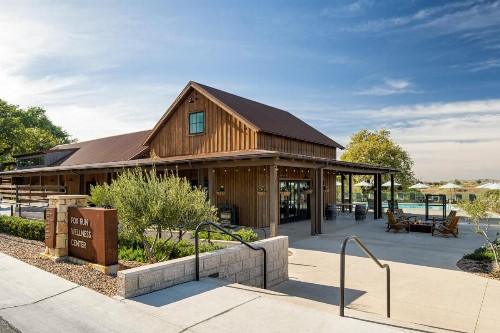 Cava Robles RV Resort - image 40