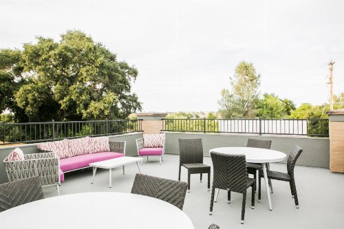 Hotel Siri Downtown - Paso Robles - image 14