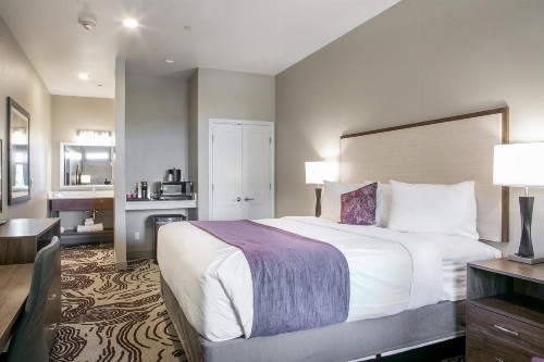 Hotel Siri Downtown - Paso Robles - image 16