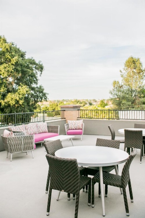 Hotel Siri Downtown - Paso Robles - image 3