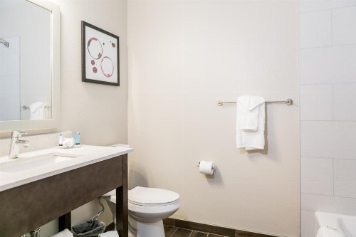 Hotel Siri Downtown - Paso Robles - image 41