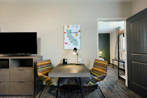 Oxford Suites Paso Robles - image 18