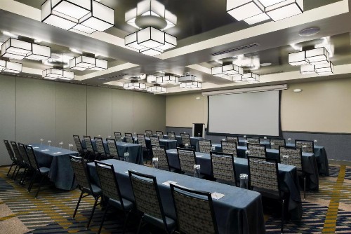 Oxford Suites Paso Robles - image 22