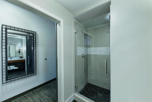 Oxford Suites Paso Robles - image 28