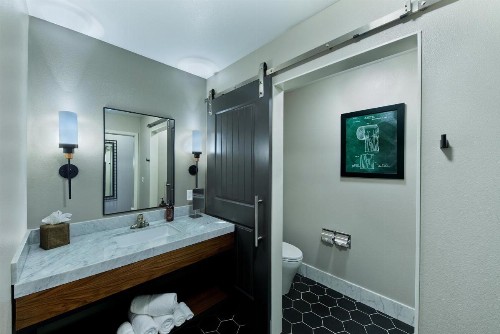 Oxford Suites Paso Robles - image 3