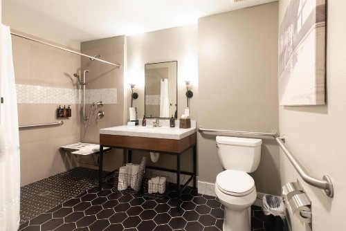 Oxford Suites Paso Robles - image 38