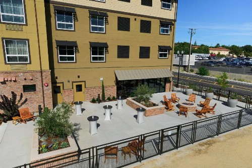 Oxford Suites Paso Robles - image 41