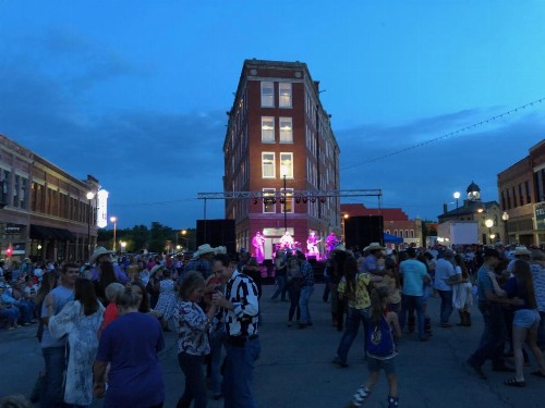 Frontier Hotel Pawhuska - image 2