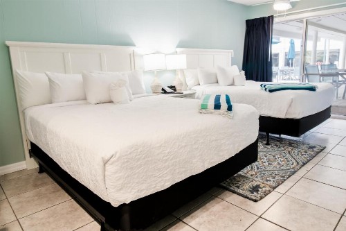 Oceanfront Litchfield Inn - image 15