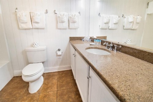 Oceanfront Litchfield Inn - image 17