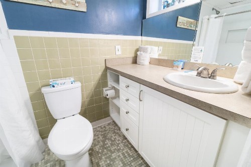 Oceanfront Litchfield Inn - image 24