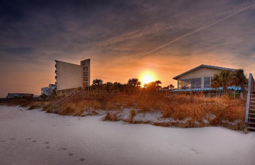 Oceanfront Litchfield Inn - image 3