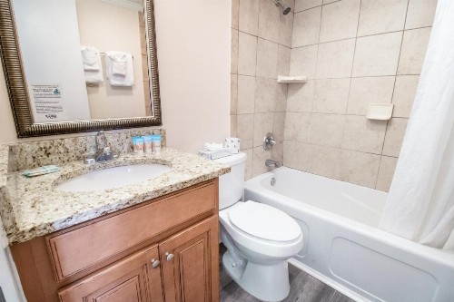 Oceanfront Litchfield Inn - image 32
