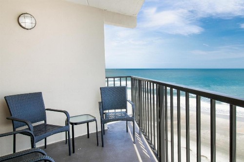 Oceanfront Litchfield Inn - image 39