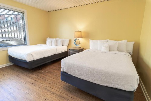 Oceanfront Litchfield Inn - image 4