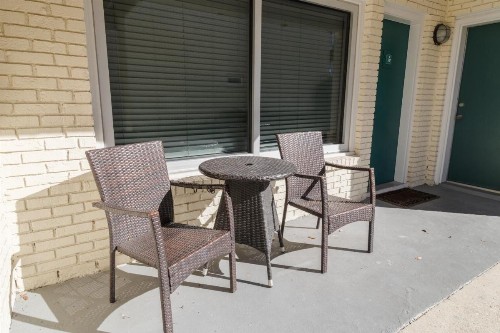 Oceanfront Litchfield Inn - image 47