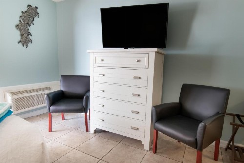 Oceanfront Litchfield Inn - image 48