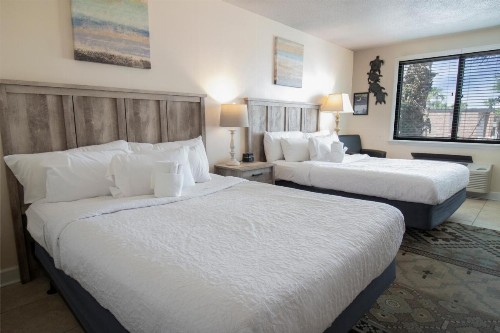 Oceanfront Litchfield Inn - image 5