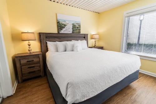 Oceanfront Litchfield Inn - image 50