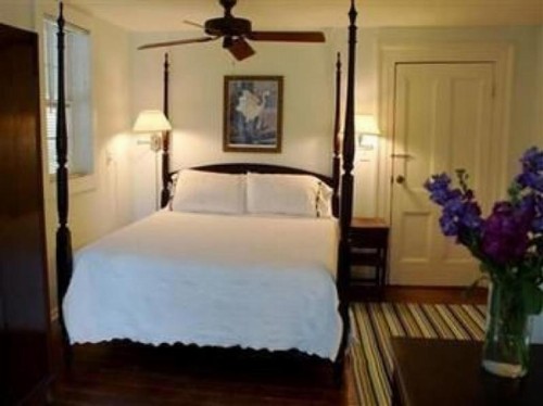 Pelican Inn - image 11