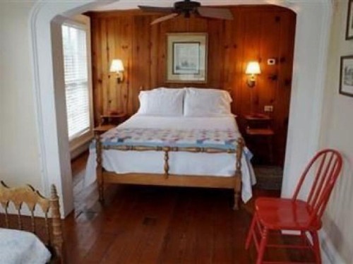 Pelican Inn - image 7