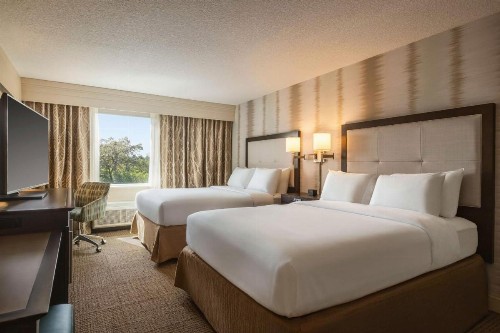 Hampton Inn Pembroke Pines - image 11