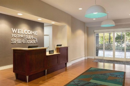 Hampton Inn Pembroke Pines - image 14