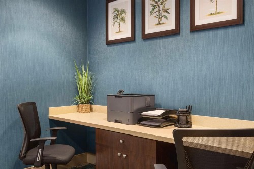 Hampton Inn Pembroke Pines - image 28