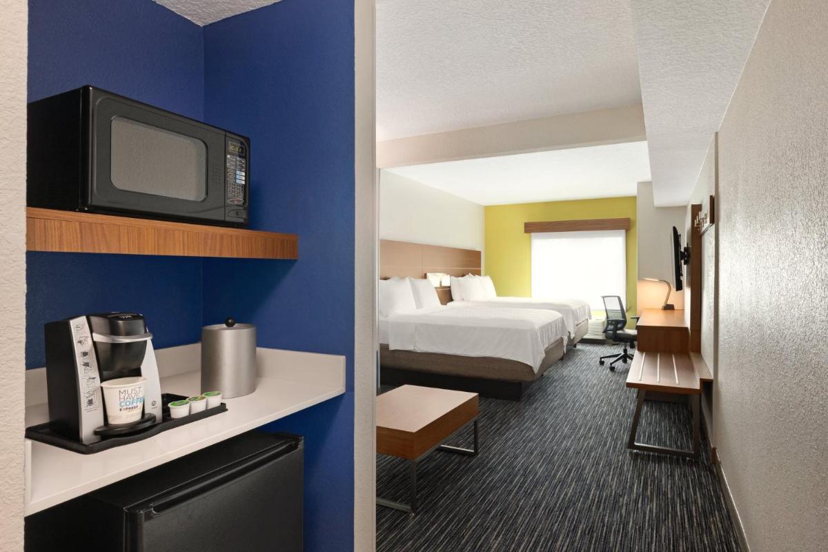 Holiday Inn Express Hotel & Suites Pembroke Pines Sheridan Street an IHG Hotel - image 2