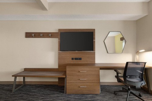 Holiday Inn Express Hotel & Suites Pembroke Pines Sheridan Street an IHG Hotel - image 9