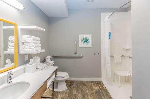 Hampton Inn Pensacola Beach - image 36